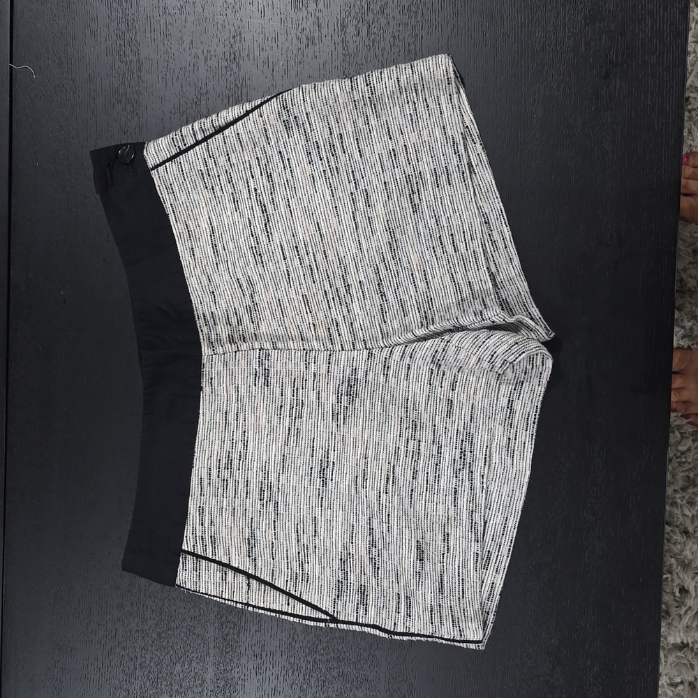Ladies shorts size 4